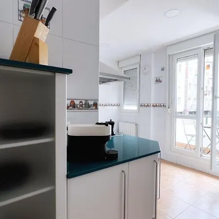 Centrica Y Amplia Vivienda Turistica Con Wifi Appartement Bilbao Buitenkant foto